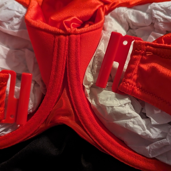 Halter style silk bralette - Picture 3 of 5